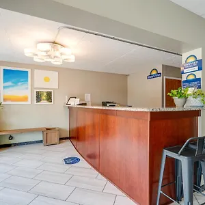 Days By Wyndham Saint Thomas West Hospital Hotel